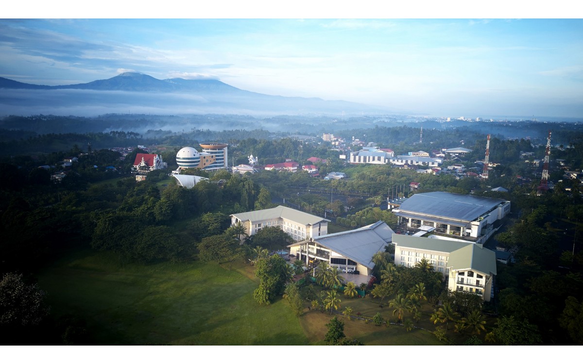 Novotel Manado Golf Resort and Convention Center